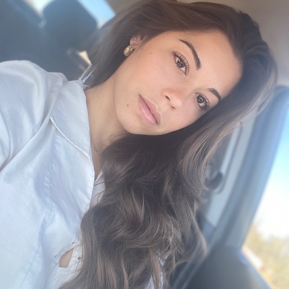 Meet your Posher, Mindy - Picture 5 of 10